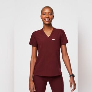 Figs Catarina One Pocket Scrub Top in Burgundy